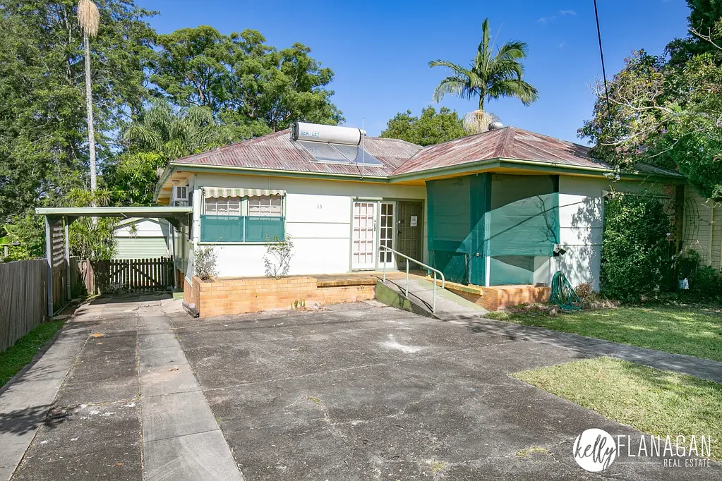 West Kempsey 3房  Essentially  Straight & Solid, But Yes Some Work To Do, Quiet Street, Flood-Free