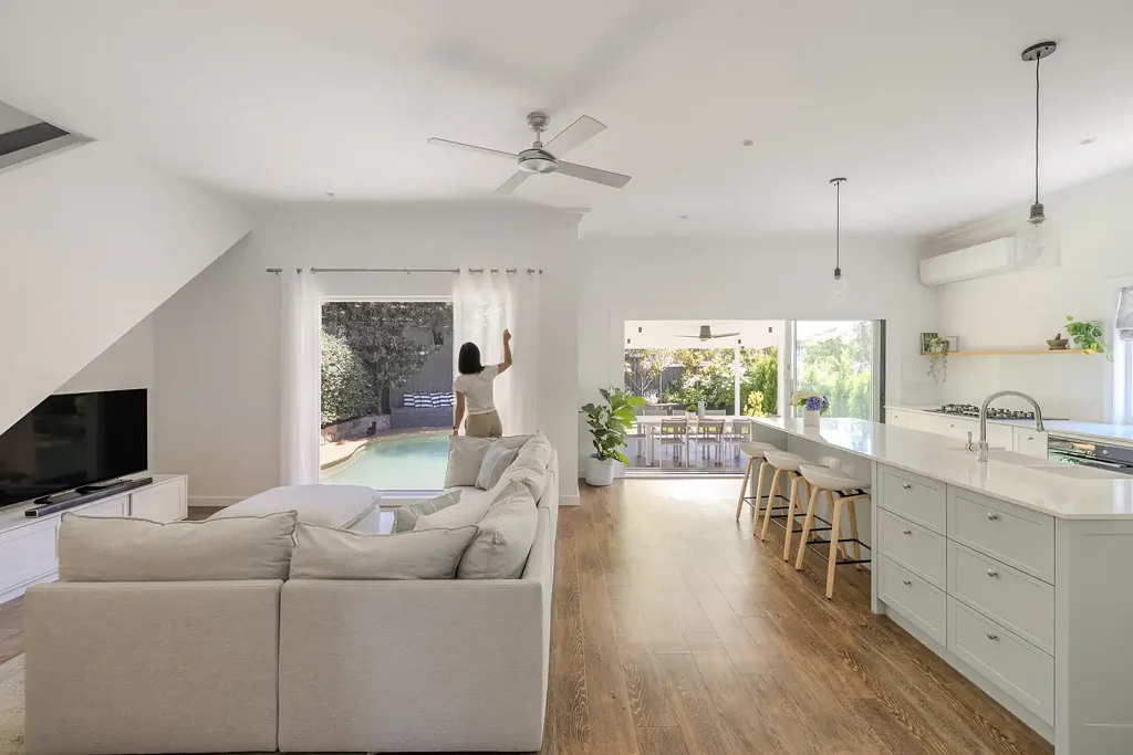 Gladesville 5 Bedroom Recently extended family home & poolside entertainer
