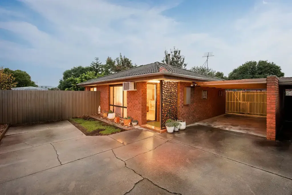 Wodonga 2 Bedroom Neat, Updated & Convenient