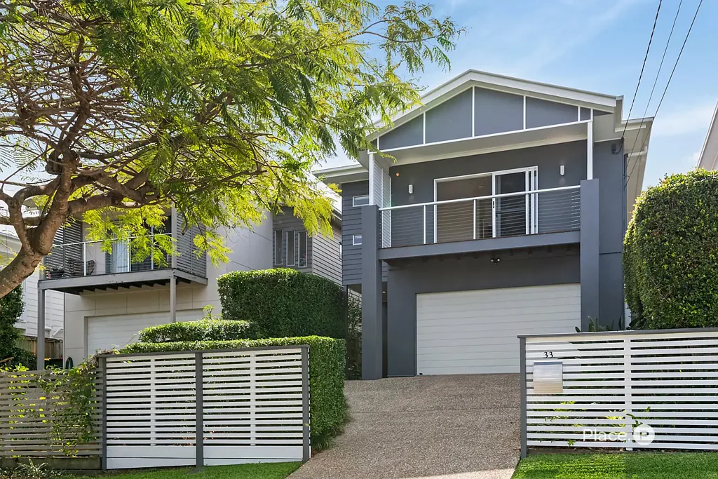 Morningside 4房 四卧奢居设计 优质木地板 Caesarstone厨房 宽敞套间 双车库 安全便捷 学区房 优质户外空间 Modern Elegance in Sought-After Enclave