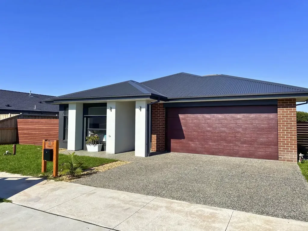 Modern Family Living in Glenhaven Park Estate