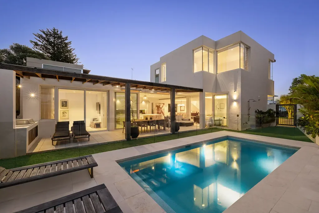 Dover Heights 5બેડરૂમ Coastal Masterpiece with Sweeping Ocean Views in Prestigious Dover Heights Cul-de-Sac