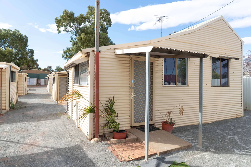 Kalgoorlie 6ਬੈੱਡਰੂਮ Investor Alert – Strong Returns in the Heart of the Goldfields