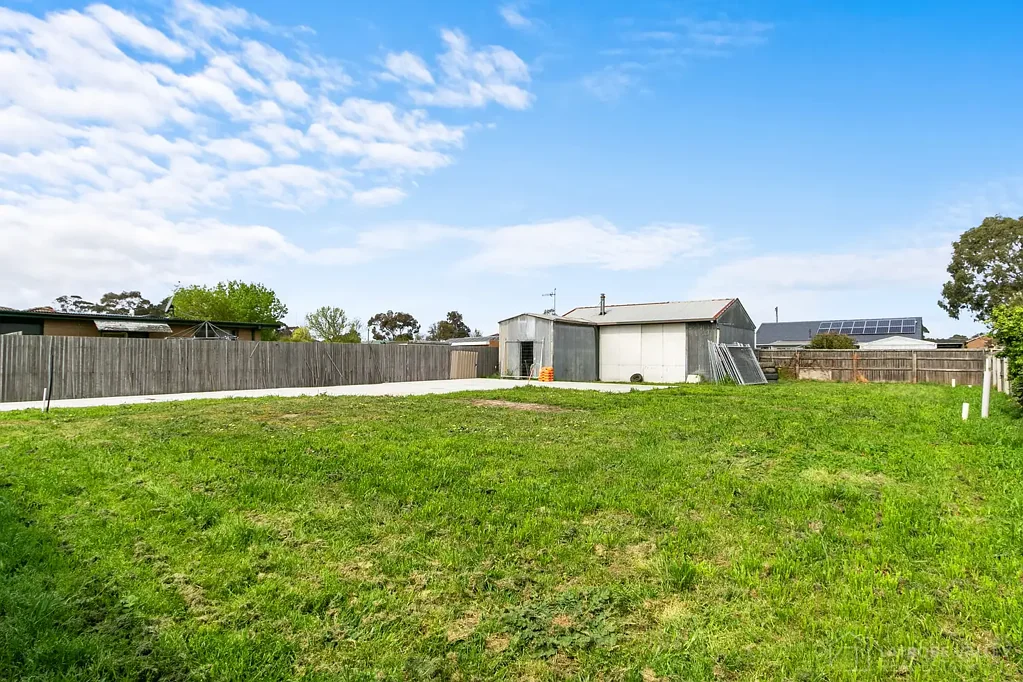 Rosedale  Looking for an affordable small block in the heart of town? This is it.