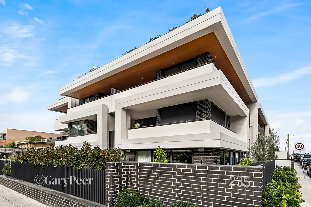 Caulfield North 2 Bedroom Superb luxury parkside living in a blue chip locale