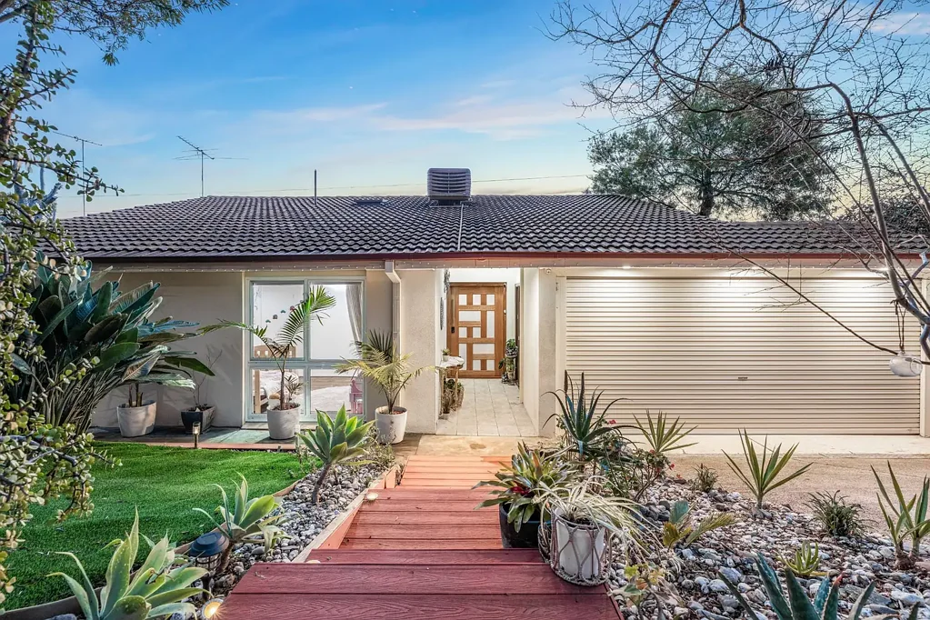Templestowe 5ਬੈੱਡਰੂਮ Contemporary Comfort with Parkland Access & Premium Inclusions
