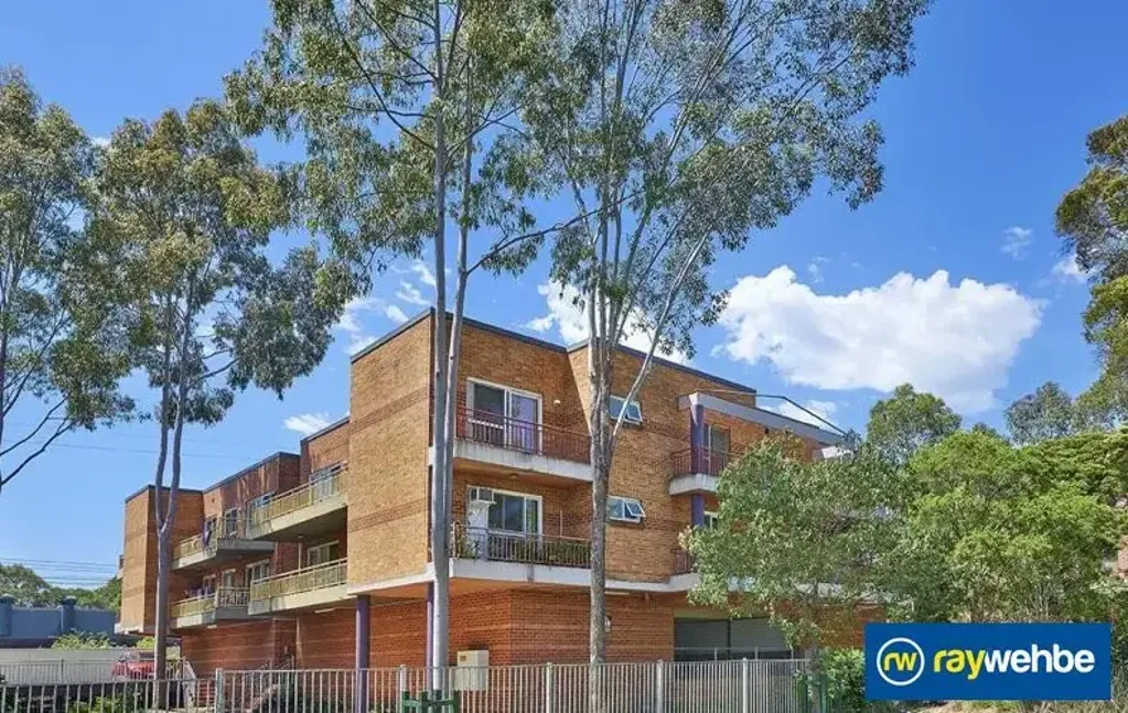 Spacious Two-Bedroom Apartment in the Heart of Toongabbie