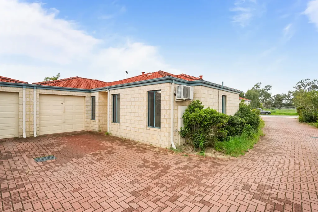 Cannington 3 Bedroom Low Maintenance, High Comfort!