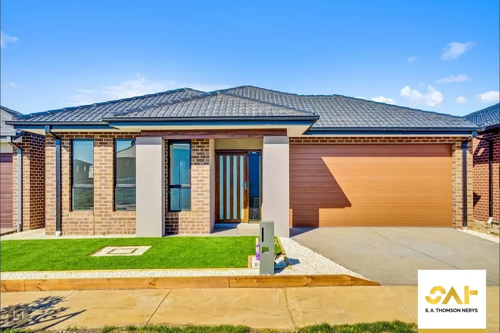 Spacious Family Living in Tarneit with 4 Bedrooms and 2 Living Areas
