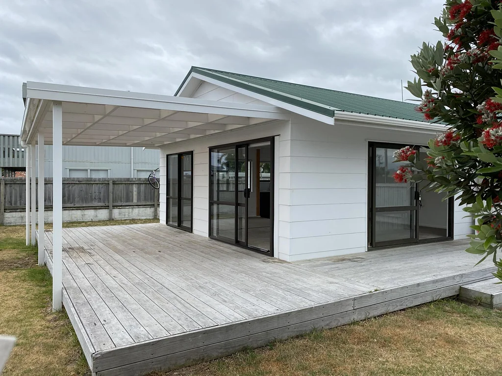 Prime Papamoa Beach Living - 3 Bedroom + Study