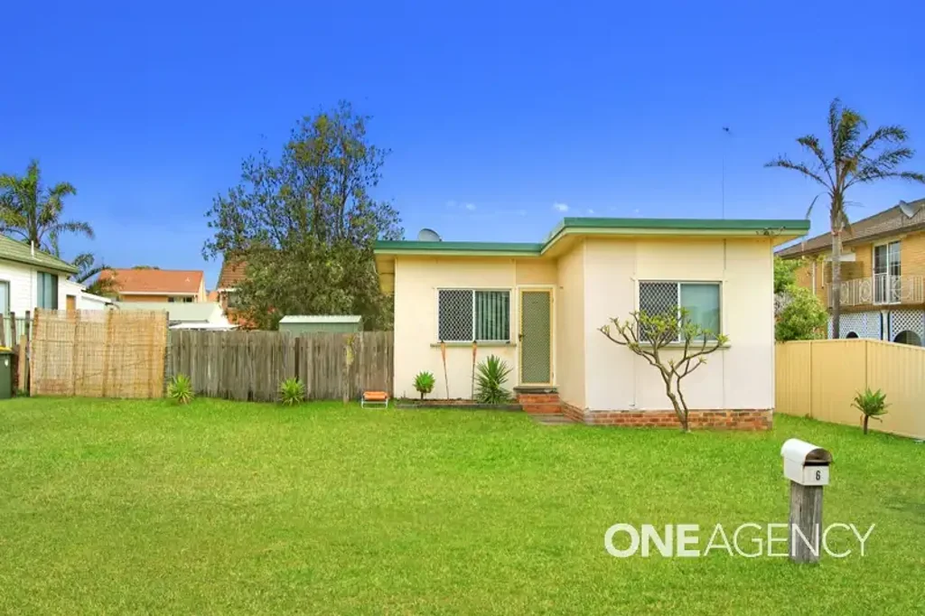 NEAT AND TIDY TWO-BEDROOM HOME IN A PRIME LAKE ILLAWARRA LOCATION