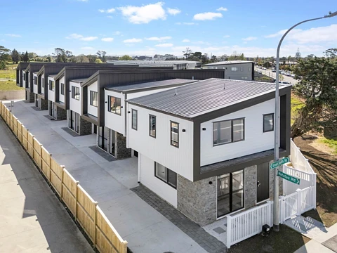 Papatoetoe 2房  Stylish Two-Bedroom Freehold Gem in Papatoetoe!