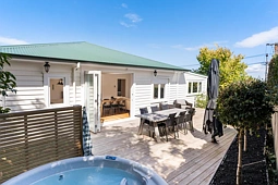 22 Riddell Road, Glendowie