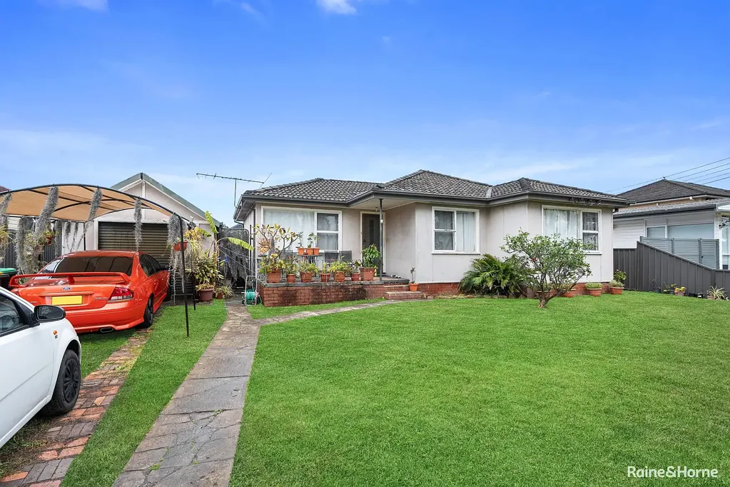 Smithfield 3 Bedroom Renovate or Rebuild on 556sqm in Prime Smithfield Pocket