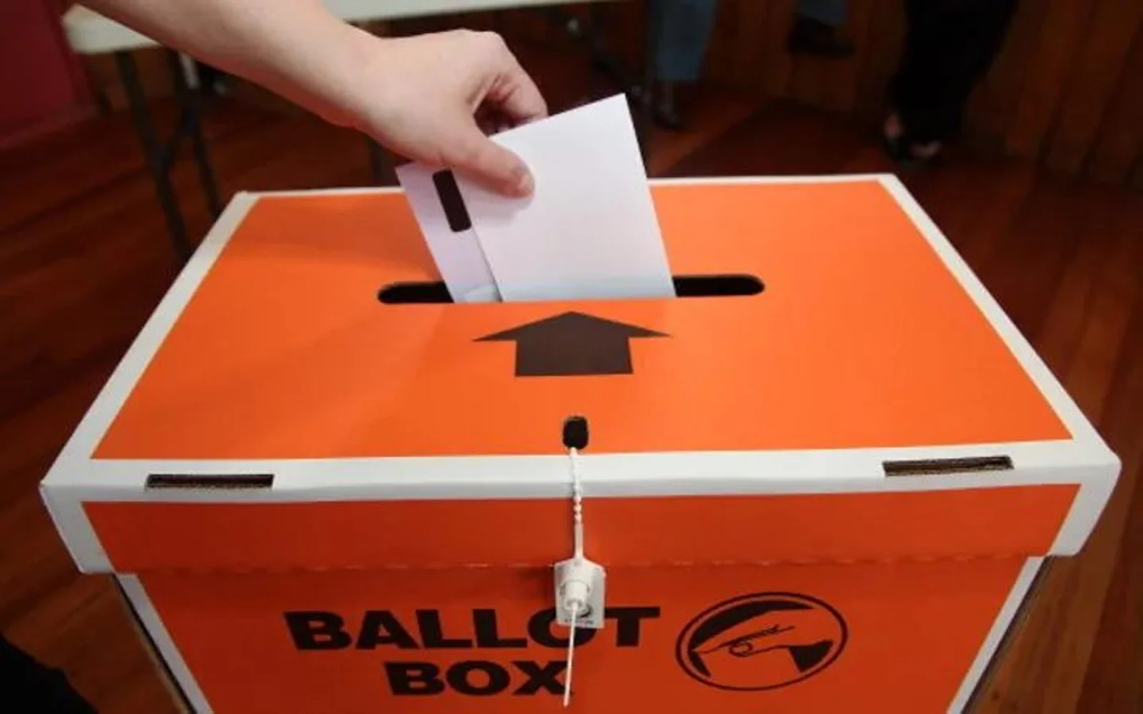 绿党牵头，一项法案正加速推进，有人气炸了，你支持吗？