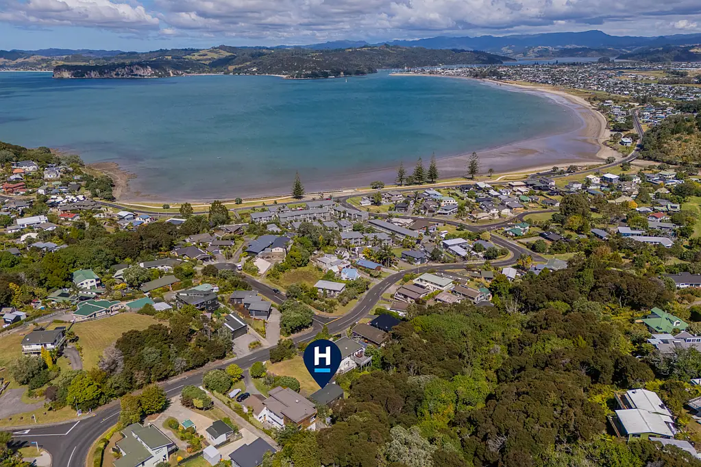 Whitianga 1Moenga Rare Opportunity!