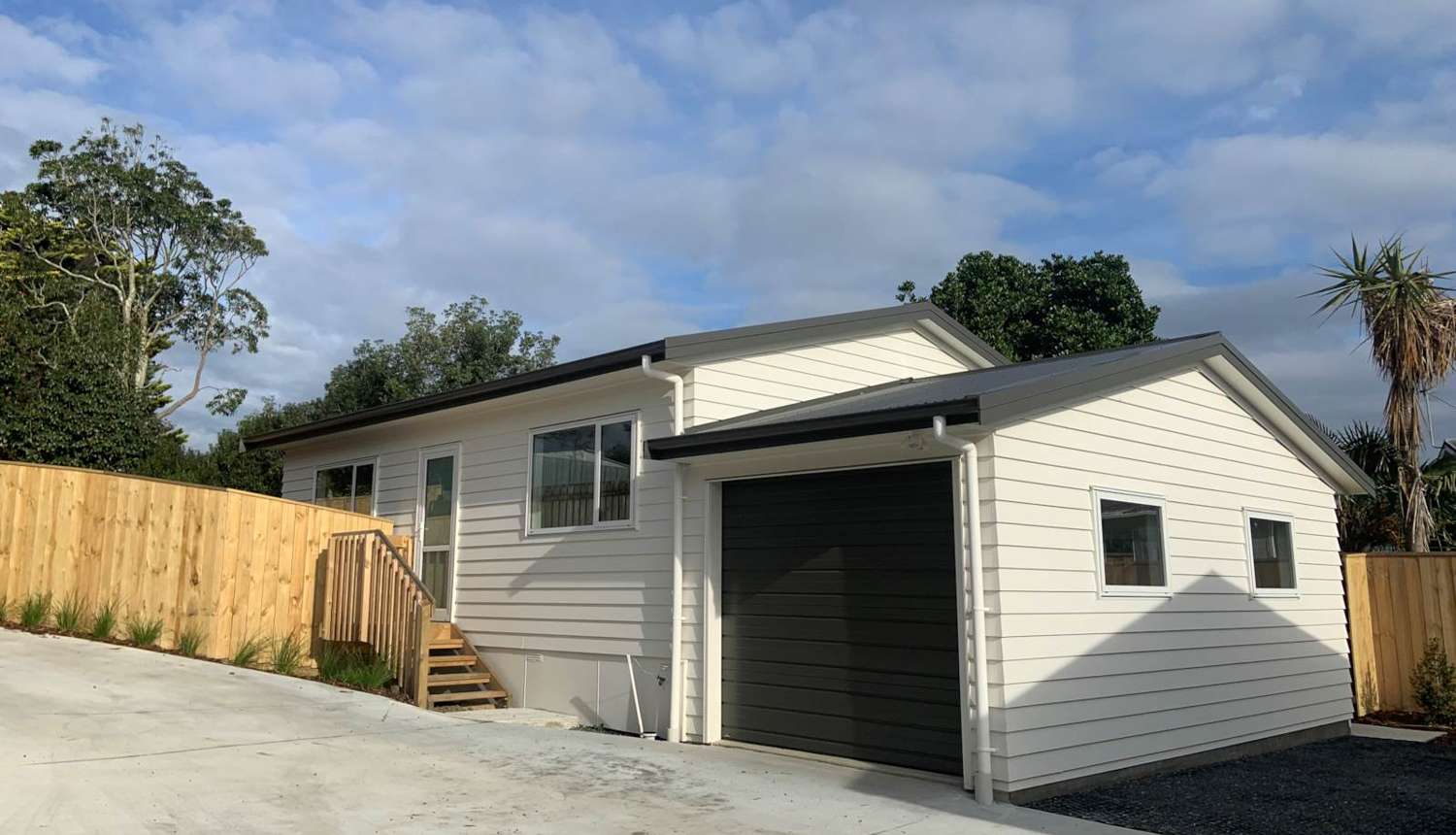 16a Chilcott Road, Henderson, Waitakere City, 2 ਕਮਰੇ, 1 ਬਾਥਰੂਮ