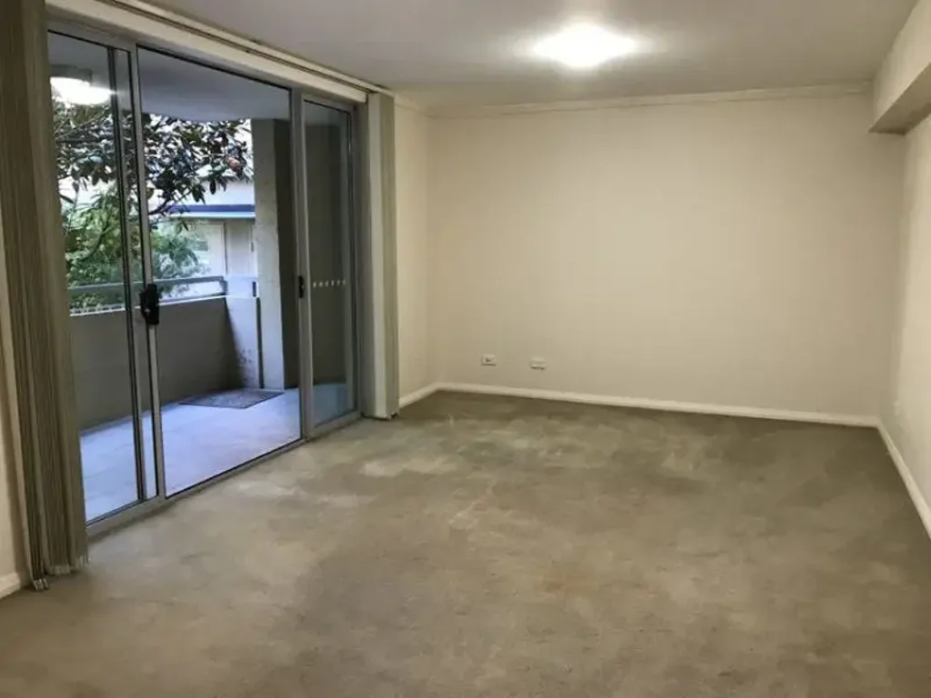 Stunning Modern 1 Bedroom Apartment - Court Yard Level