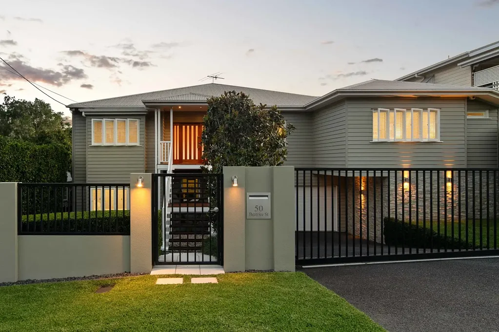 Bardon 5Moenga Elevated Family Living in Lush Surrounds