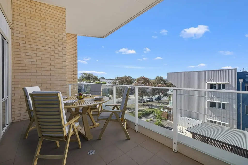 Bruce 2Habitaciones Refreshed, North-East Facing, Top Floor - Move-In Ready