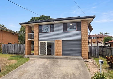Coopers Plains 4房 优越地段，提供双重居住/祖母房居住潜力 Prime Location, Offering Dual Occupancy / Granny Flat Living Potential
