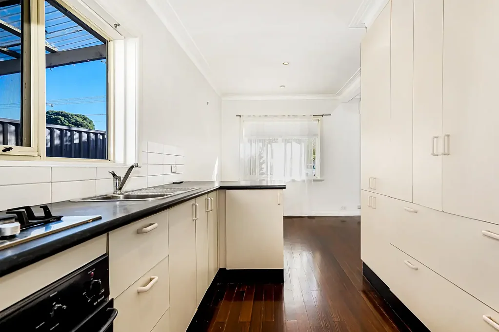 IMPECCABLY LOCATED 3 BEDROOM UNIT