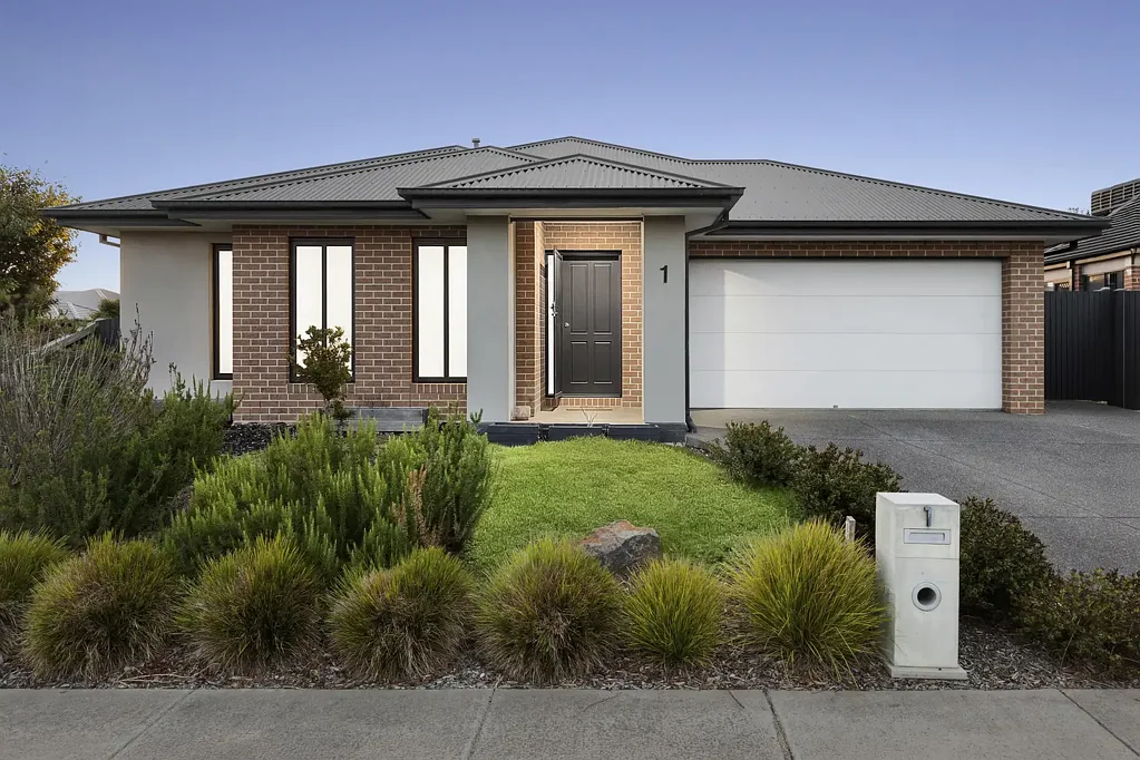 Armstrong Creek 4 Slaapkamer Generous land size and side access!