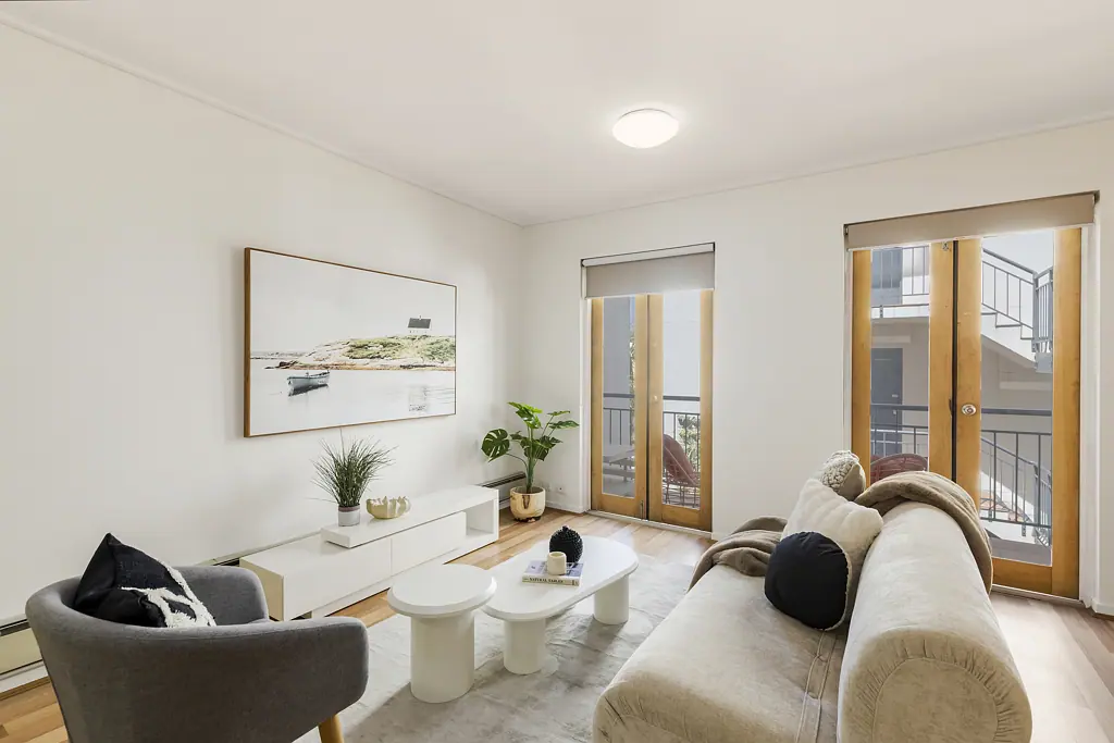 Carlton 2房  Expressions of Interest Closing Monday 31 March at 5.00