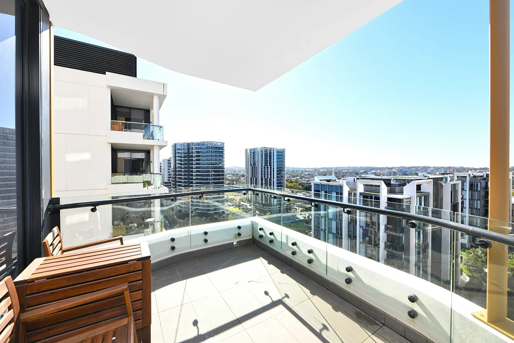 Eastgardens 3 Bedroom A Sophisticated Urban Oasis With Entertainer's Balcony & Leisure Facilities