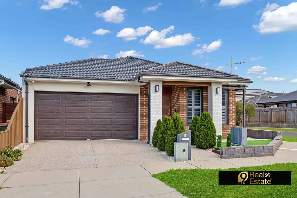 Truganina 4Zimmer North Facing, Elegant Luxury in Albright Estate, just 2-minute walking to SCHOOL..