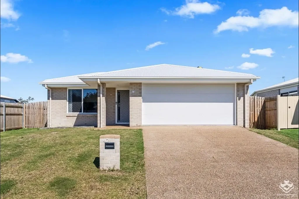 3 Bed 2 Bath 2 Car with Solar