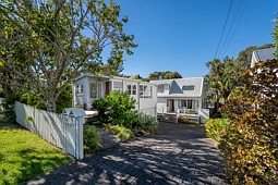 27 Hastings Parade, Devonport