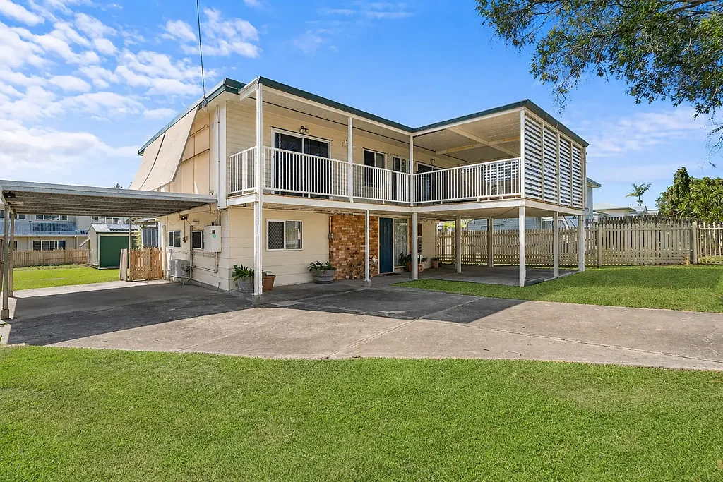 North Mackay 3 Bedroom Dual Living, Huge Shed & Central Convenience – The Complete Package!