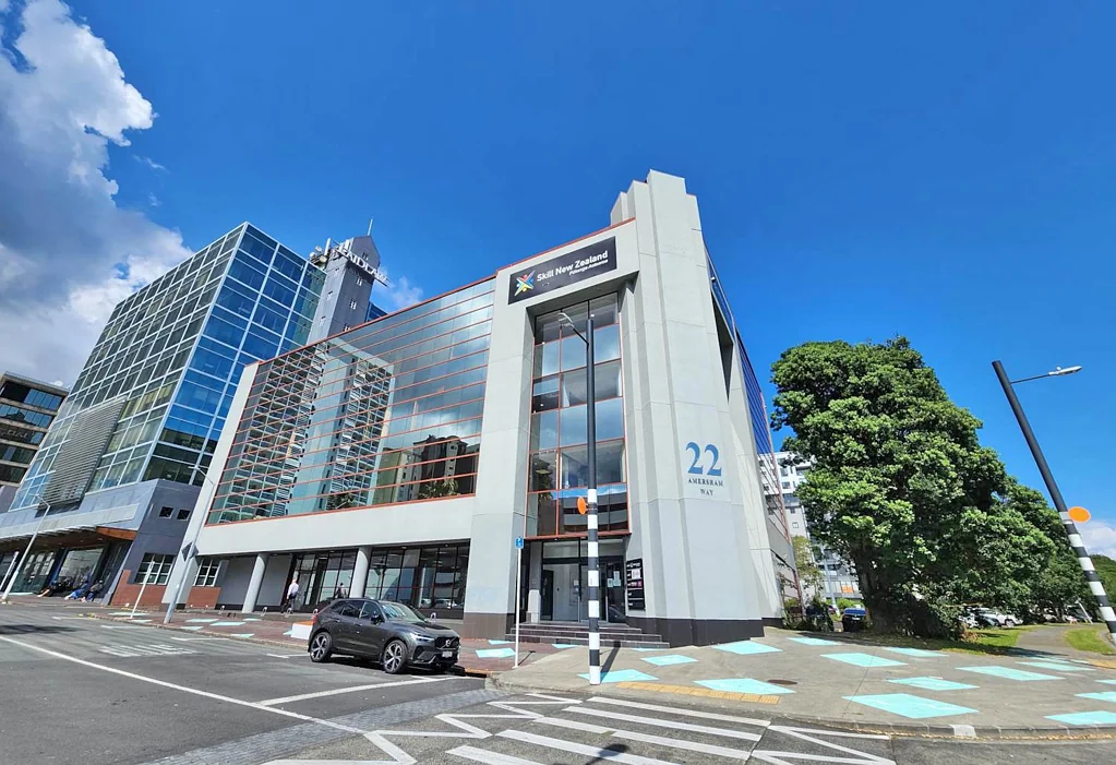 Manukau TOP FLOOR OFFICE WITH PARK VIEWS