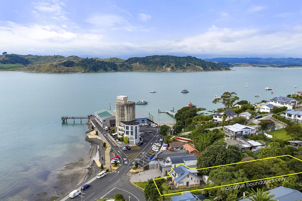 Raglan 3બેડરૂમ Coastal Charm Just Steps from the Water