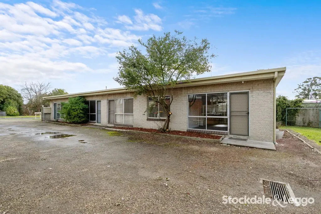 Renovated 1 Bedroom Unit