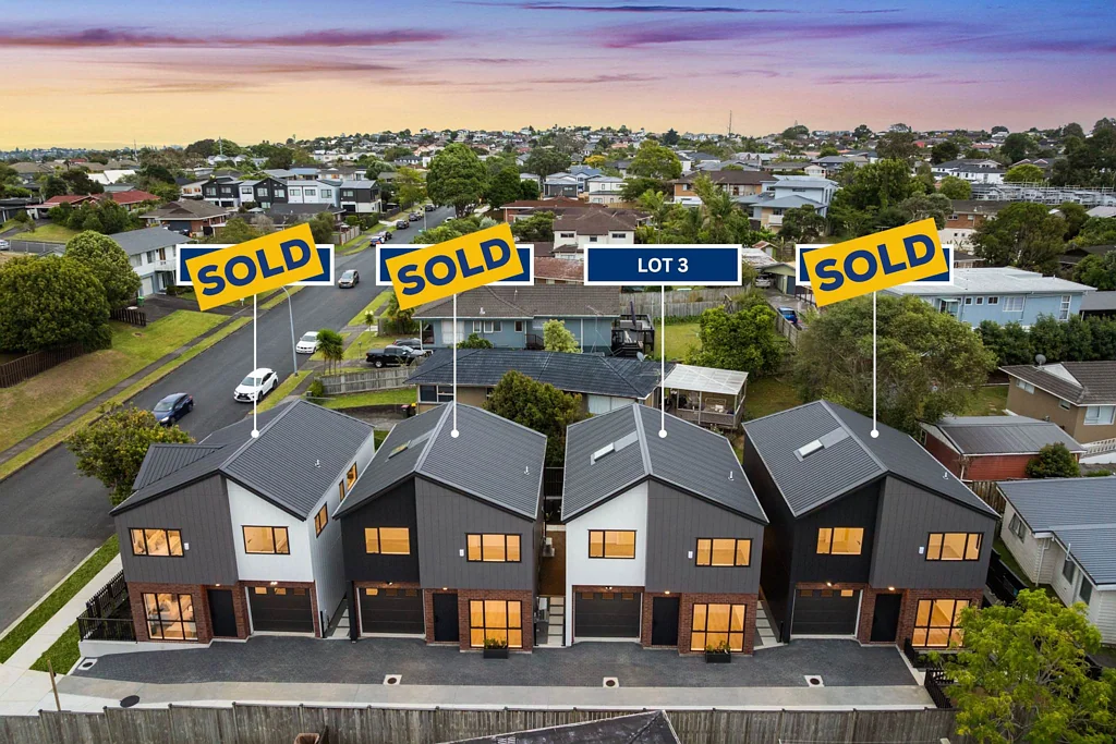 Lots 1-4/32 Kurnell Drive, Botany Downs, Manukau City, Auckland