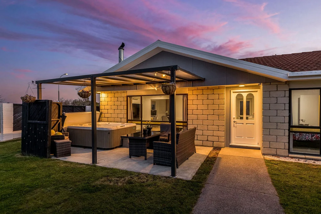 Burwood 3Zimmer Renovated & Ready with Bonus Studio!