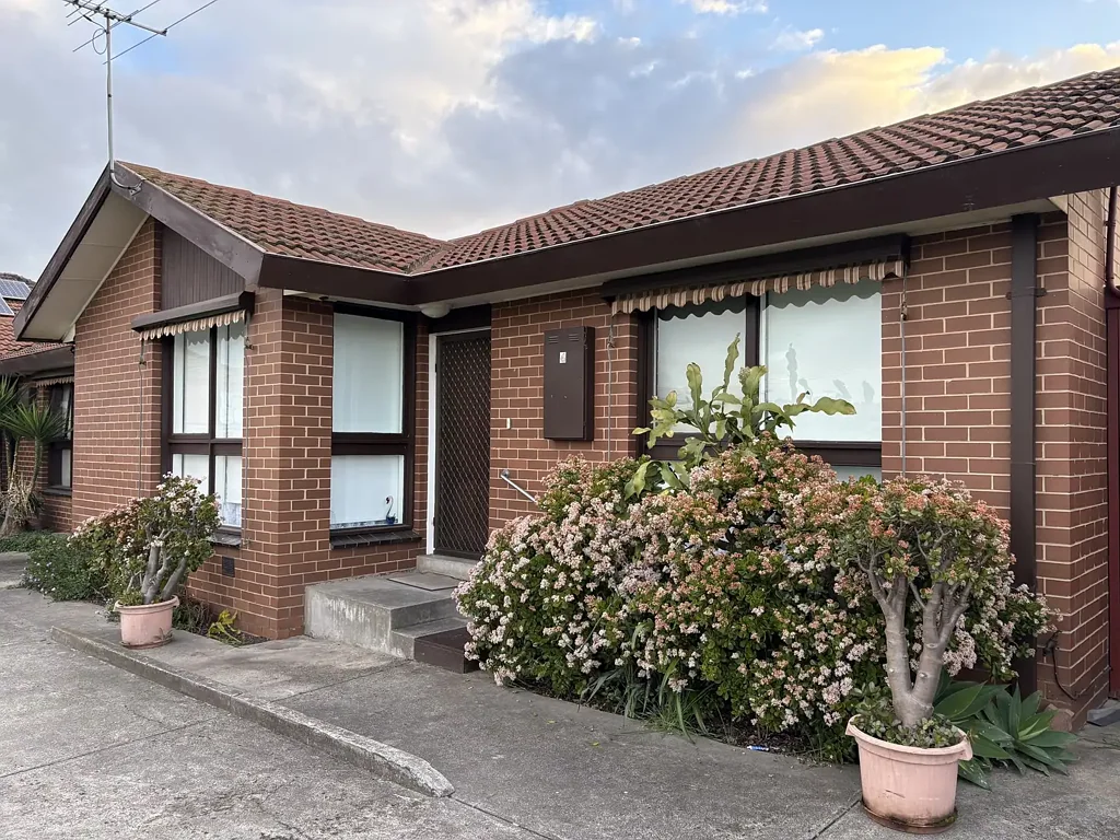 Low Maintenance Living in a Convenient Location