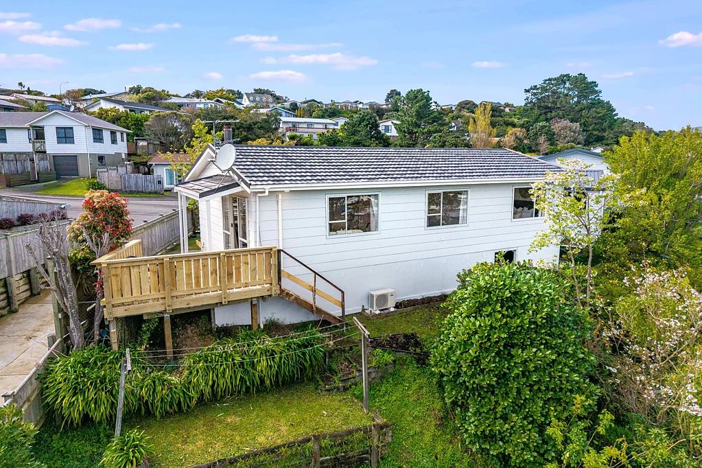 12 Gaff Place, Whitby, Porirua, Wellington