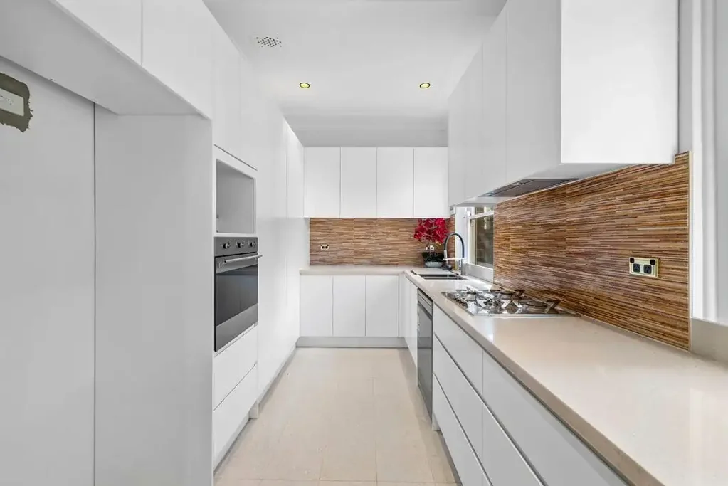 Parkside Living - Supreme Location!