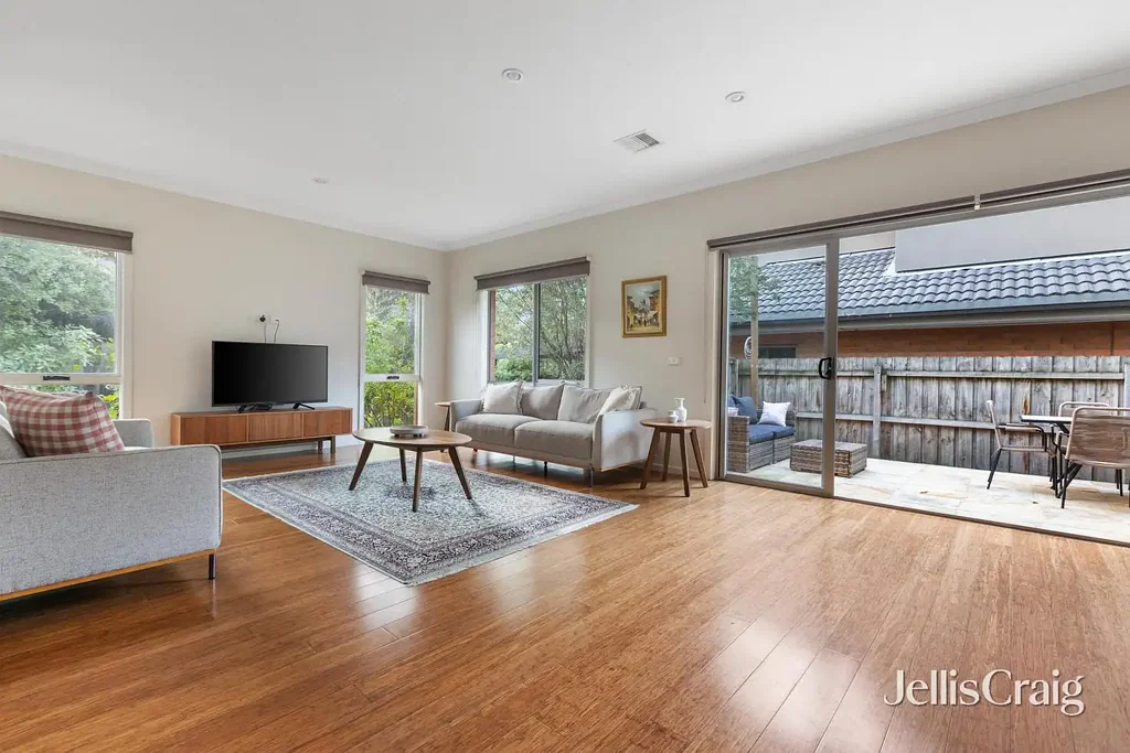 Eltham 3部屋 Modern Living with Expansive Space and Effortless Indoor-Outdoor Flow