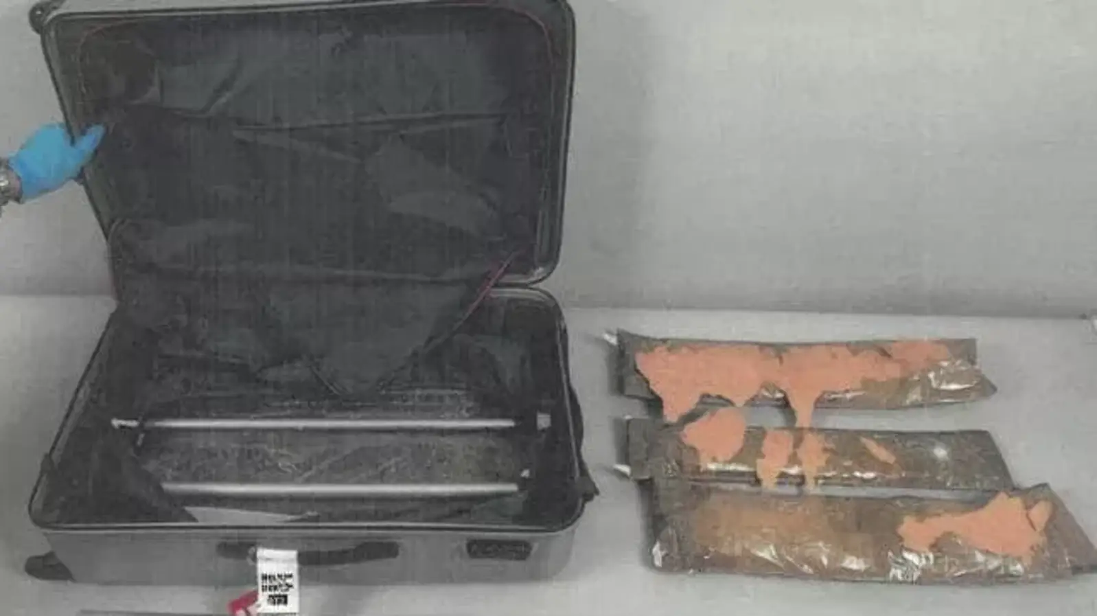 澳洲小哥为挽回女友,刷爆卡买豪车!还不起钱后竟走私毒品,这下完蛋了!