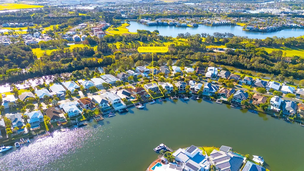 Helensvale 5ਬੈੱਡਰੂਮ Wide Water Views Designed for the Ultimate Entertainer