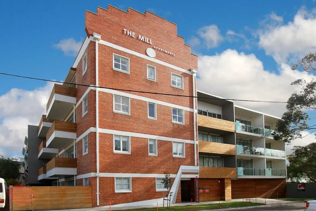 The MILL - SPACIOUS 1 BEDROOM APARTMENT.