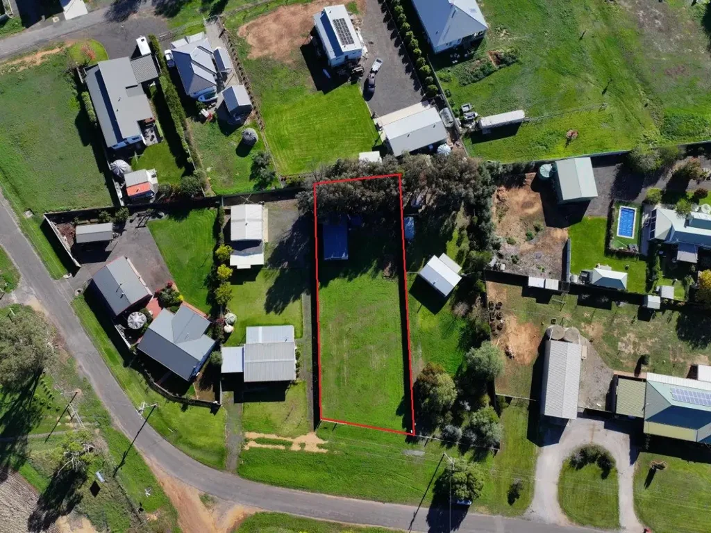 Bridgewater On Loddon Township block minutes from Bridgewater river