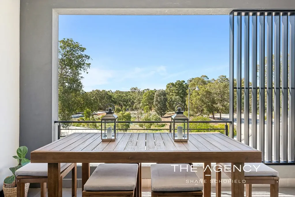 27 Greenslope Drive, Bushmead, WA 6055