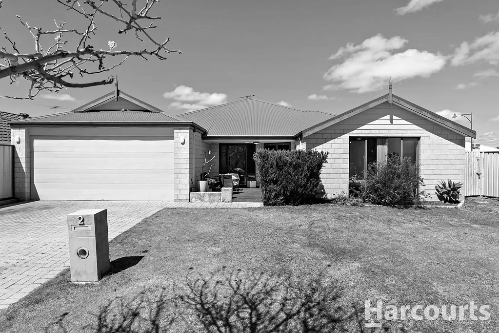 2 Hillside Fairway, Meadow Springs, WA 6210