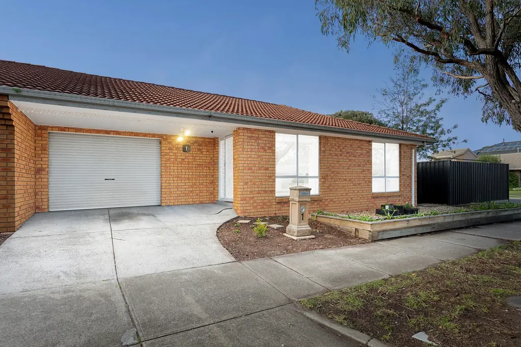 Hillside 3 Bedroom Corner Position with Rare Side Access