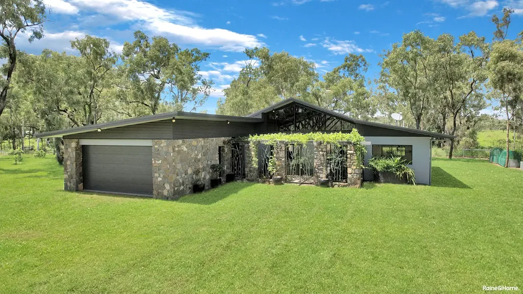 Millstream 5房  Rare riverfront acreage offering lifestyle and income
